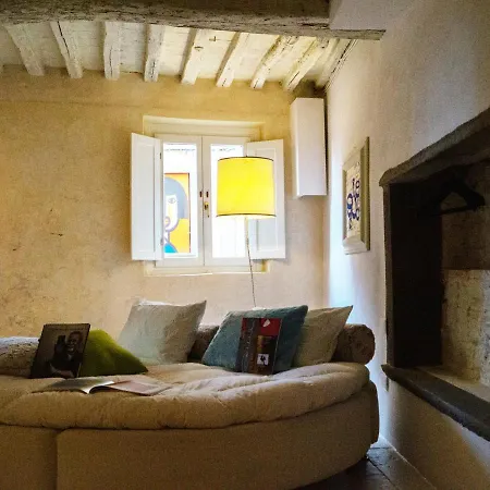 Holiday home Art Gallery - Tuscany - Medieval Town Close To Florence, Pisa, Lucca, Chianti Zone, Versilia *