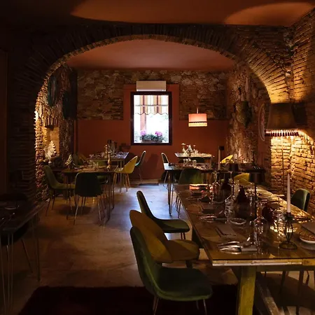 Art Gallery - Tuscany - Medieval Town Close To Florence, Pisa, Lucca, Chianti Zone, Versilia *