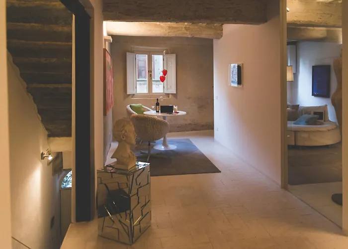 Art Gallery - Tuscany - Medieval Town Close To Florence, Pisa, Lucca, Chianti Zone, Versilia *